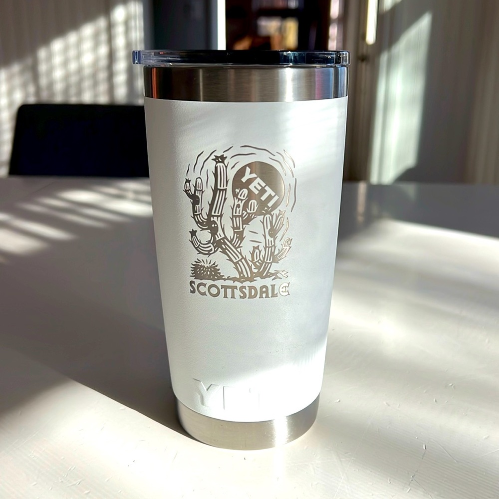 Yeti RAMBLER® 20 OZ TUMBLER
WITH MAGSLIDER™ LID WHITE